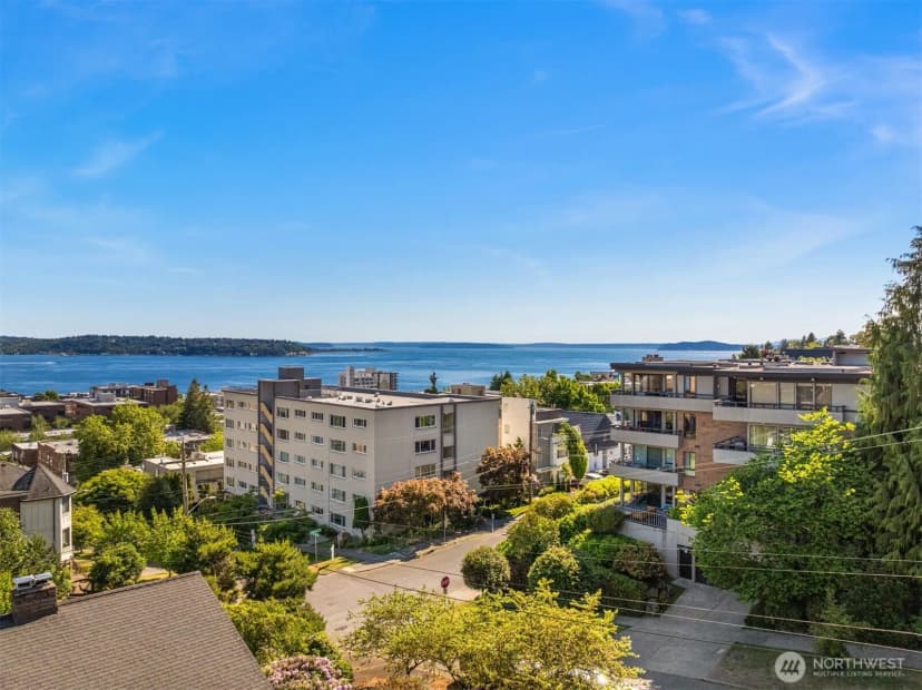 Property photo for 1012 2nd Avenue W, Seattle photo 6
