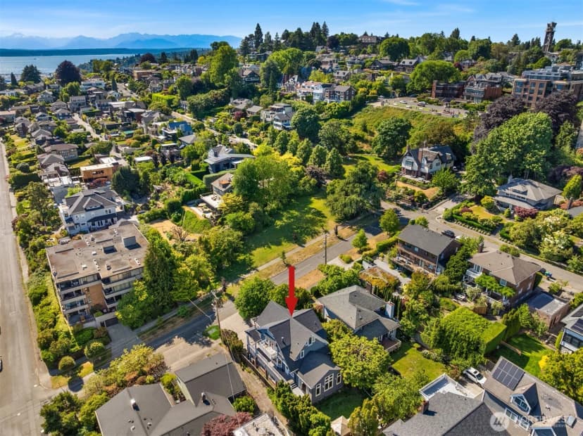 Property photo for 1012 2nd Avenue W, Seattle photo 35