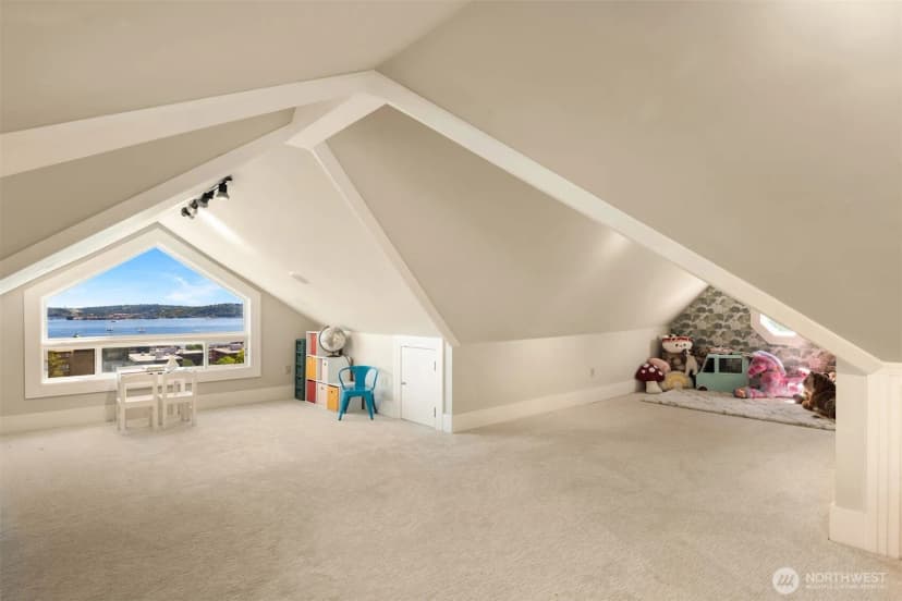 Property photo for 1012 2nd Avenue W, Seattle photo 30