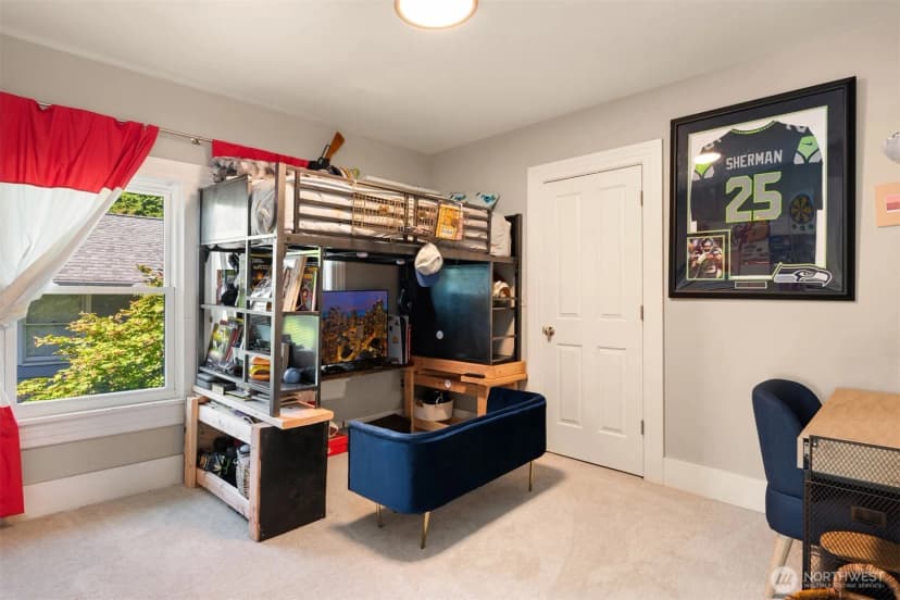 Property photo for 1012 2nd Avenue W, Seattle photo 26