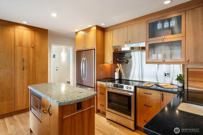 Property photo for 2530 Mount Claire Drive S, Seattle photo 13