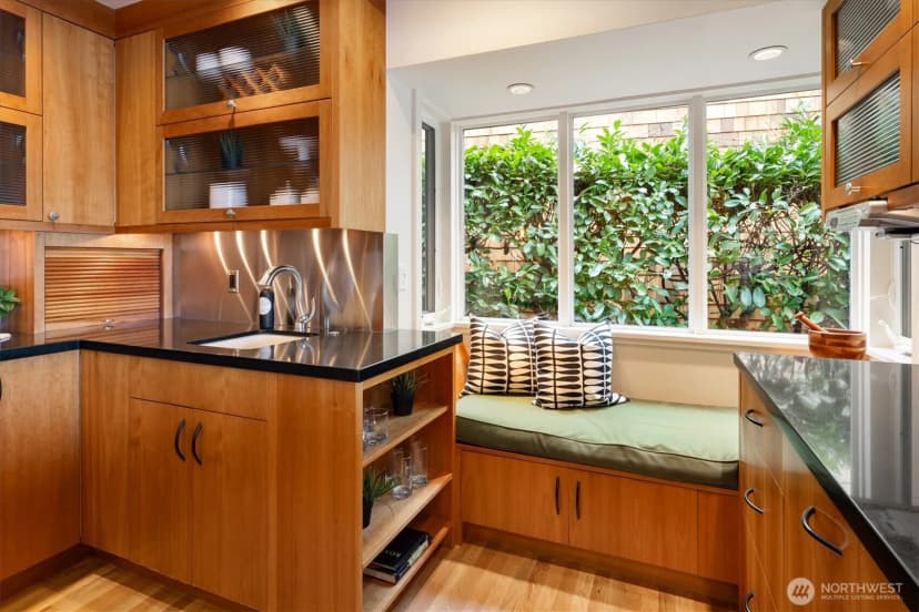 Property photo for 2530 Mount Claire Drive S, Seattle photo 14
