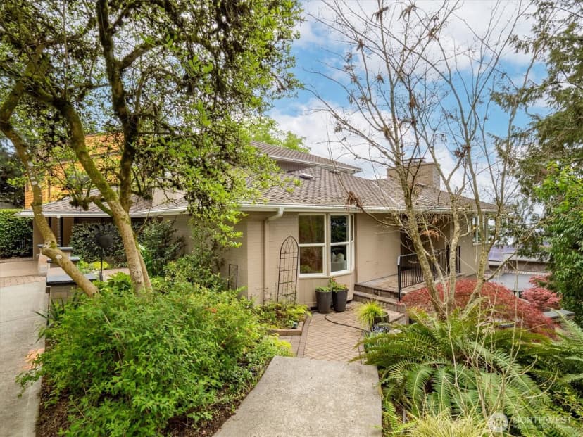 Property photo for 2530 Mount Claire Drive S, Seattle photo 35
