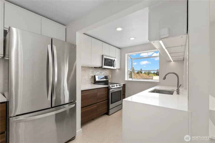 Property photo for 12056 15th Avenue Ne #404, Seattle photo 12
