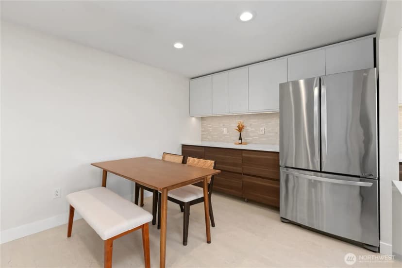 Property photo for 12056 15th Avenue Ne #404, Seattle photo 11