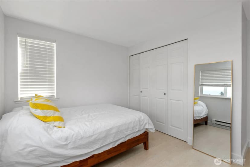 Property photo for 12056 15th Avenue Ne #404, Seattle photo 17
