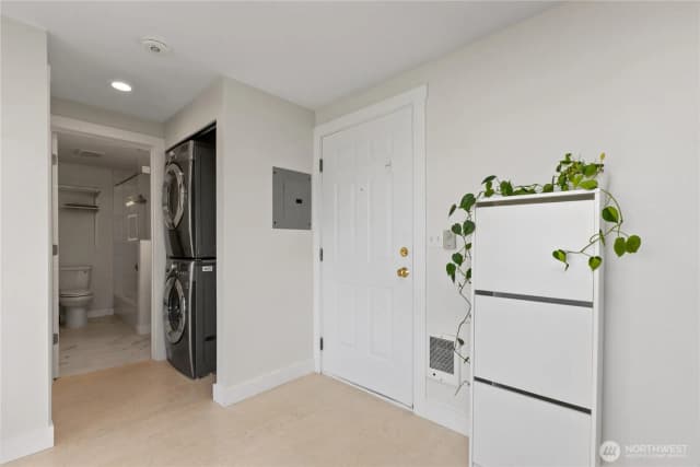 Property photo for 12056 15th Avenue Ne #404, Seattle photo 3