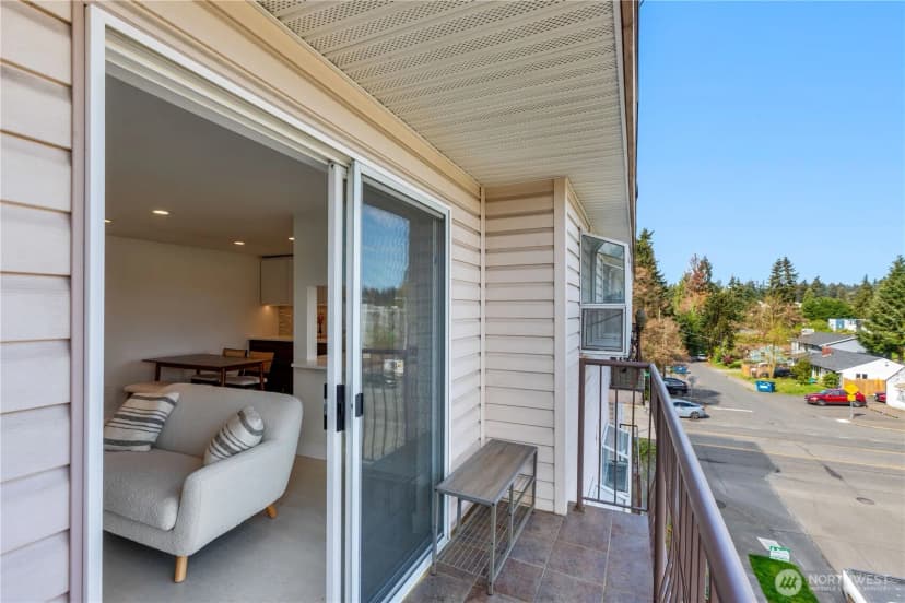 Property photo for 12056 15th Avenue Ne #404, Seattle photo 2