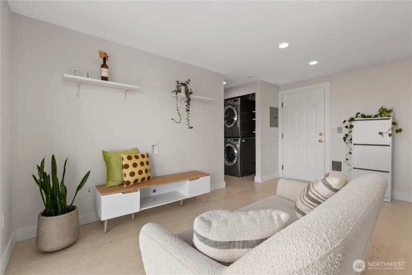 Property photo for 12056 15th Avenue Ne #404, Seattle photo 5