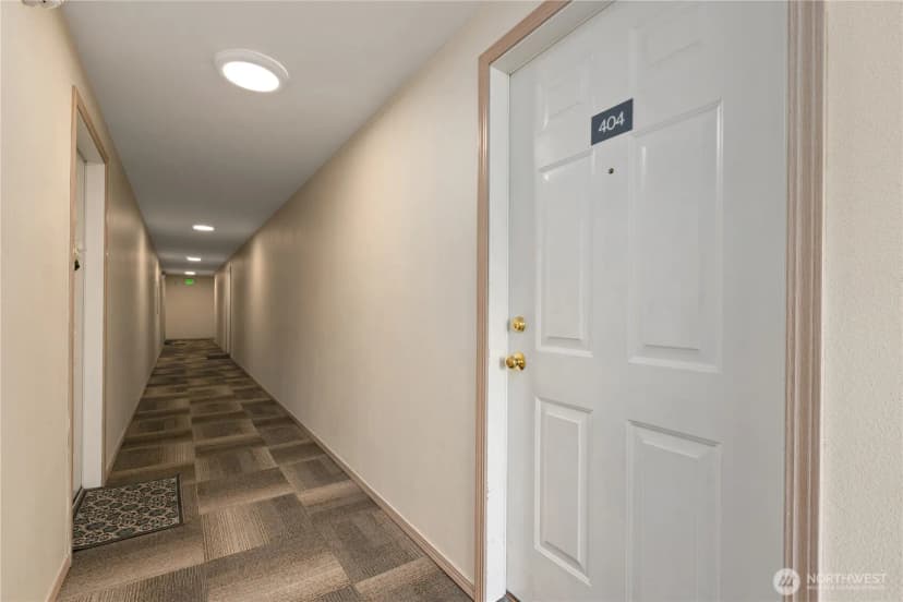 Property photo for 12056 15th Avenue Ne #404, Seattle photo 25