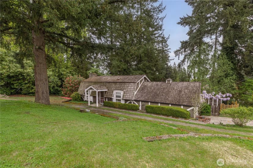 Property photo for 12404 Ne 6th Place, Bellevue photo 7