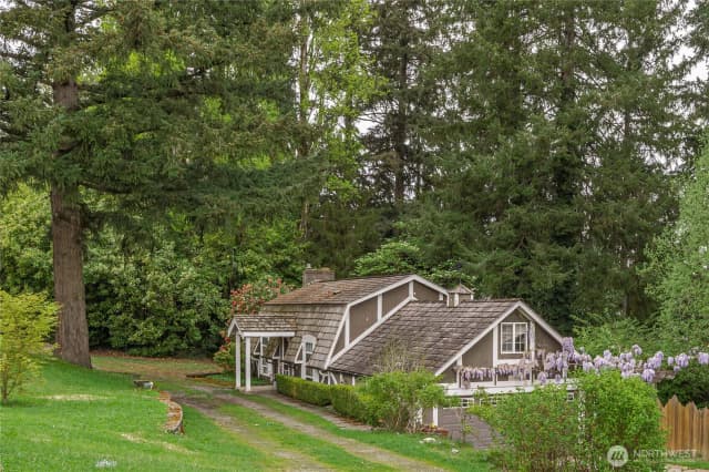 Property photo for 12404 Ne 6th Place, Bellevue photo 2
