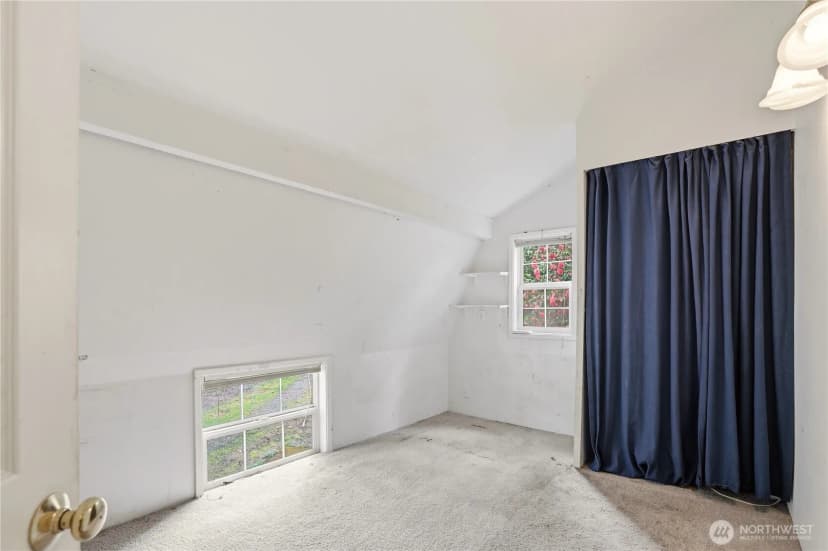 Property photo for 12404 Ne 6th Place, Bellevue photo 25