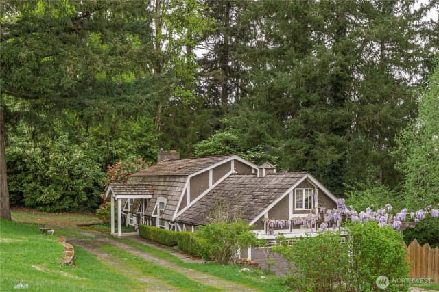 Property photo for 12404 Ne 6th Place, Bellevue photo 4