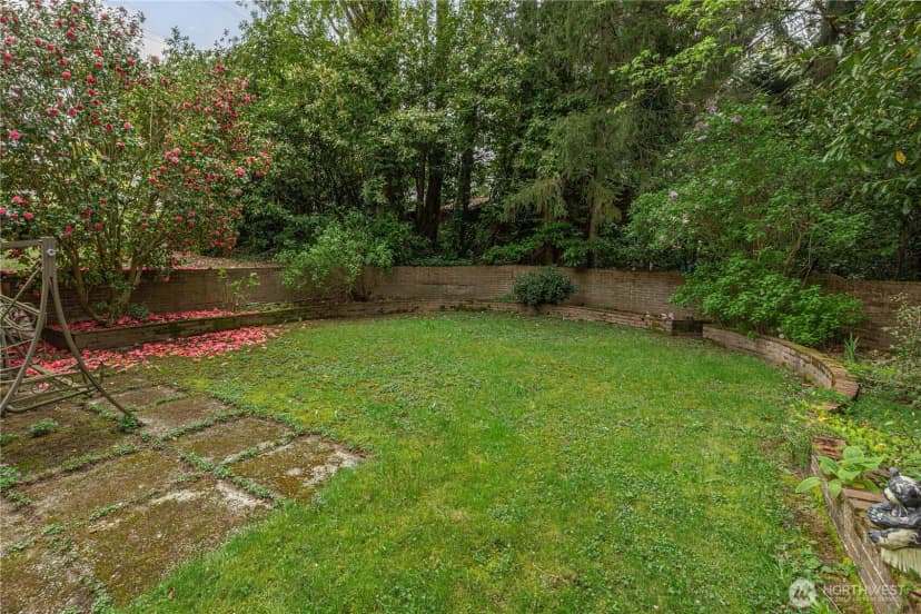 Property photo for 12404 Ne 6th Place, Bellevue photo 30