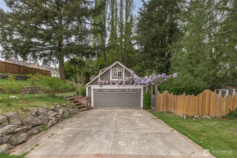 Property photo for 12404 Ne 6th Place, Bellevue photo 11