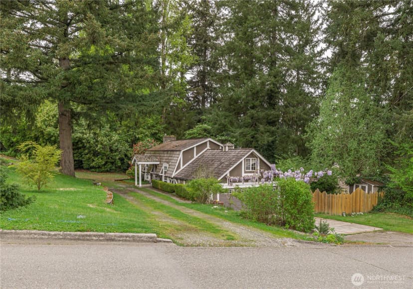 Property photo for 12404 Ne 6th Place, Bellevue photo 38