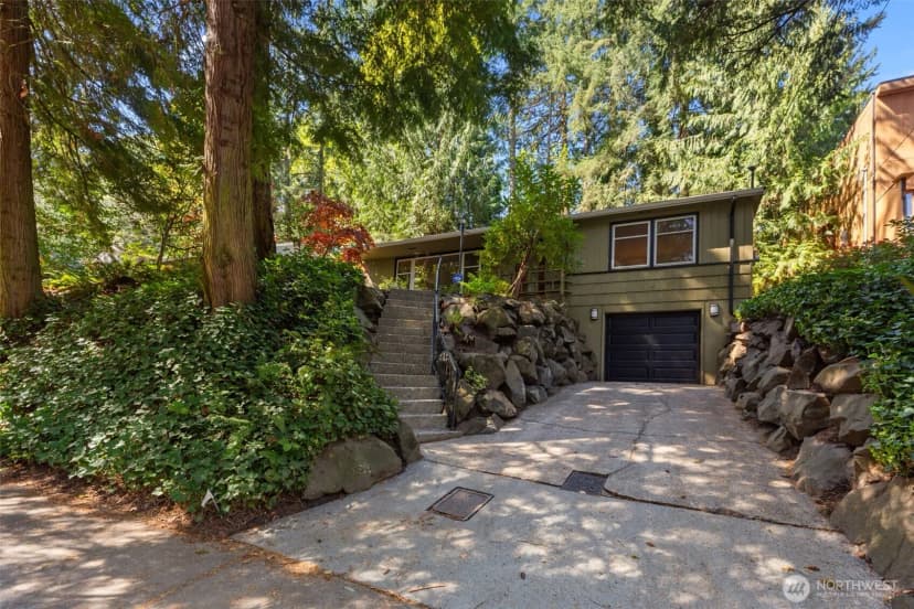 Property photo for 327 108 Avenue Se, Bellevue photo 35