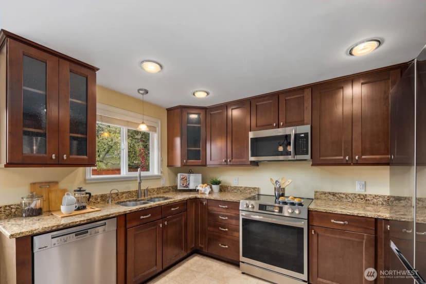 Property photo for 23130 83rd Avenue W, Edmonds photo 10