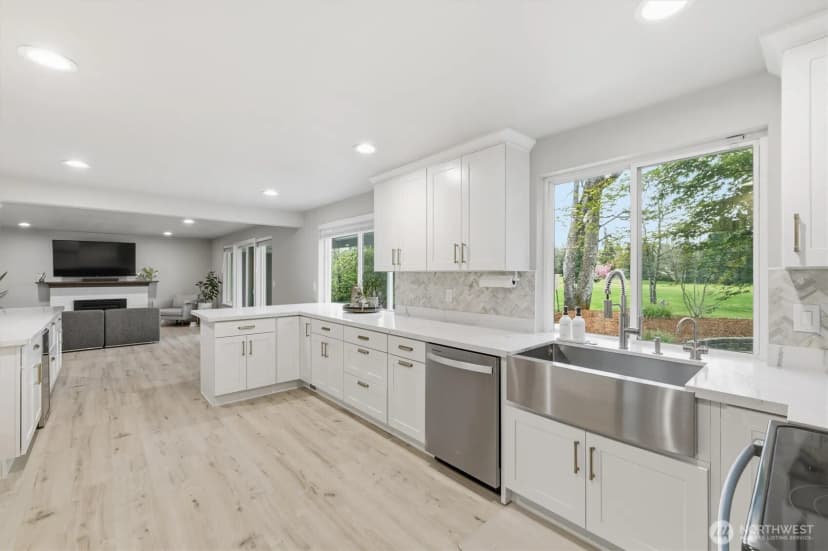 Property photo for 8410 Zircon Drive Sw, Lakewood photo 10