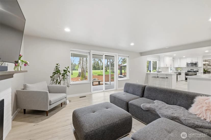 Property photo for 8410 Zircon Drive Sw, Lakewood photo 13