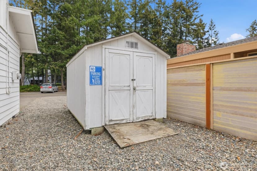 Property photo for 8410 Zircon Drive Sw, Lakewood photo 39