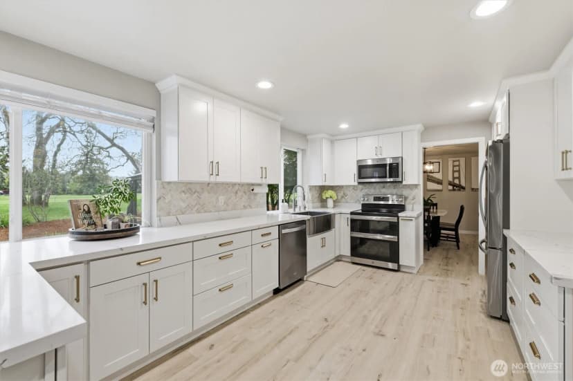 Property photo for 8410 Zircon Drive Sw, Lakewood photo 9