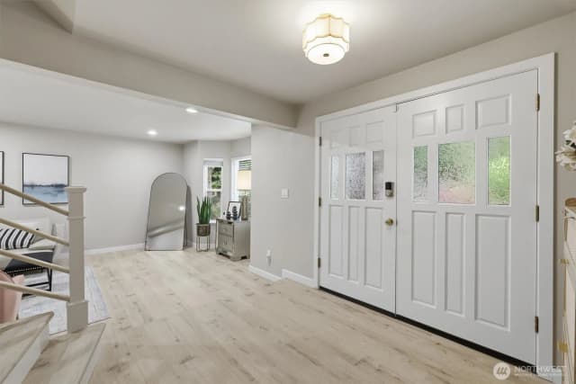 Property photo for 8410 Zircon Drive Sw, Lakewood photo 4