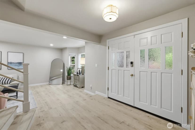 Property photo for 8410 Zircon Drive Sw, Lakewood photo 4