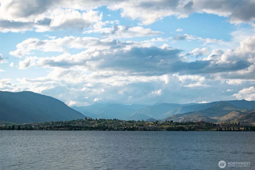 Property photo for 2650 S Lakeshore Road, Chelan photo 6