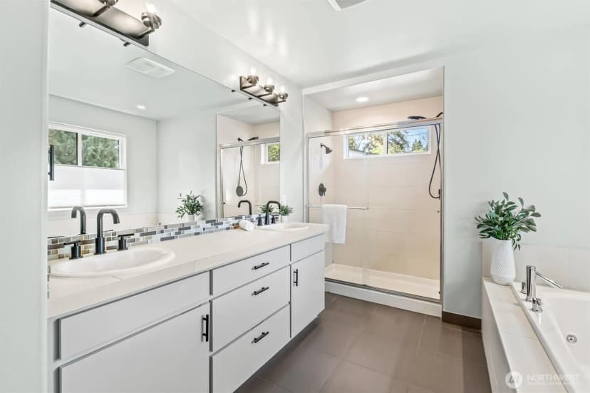 Property photo for 11339 40th Avenue Ne, Seattle photo 17