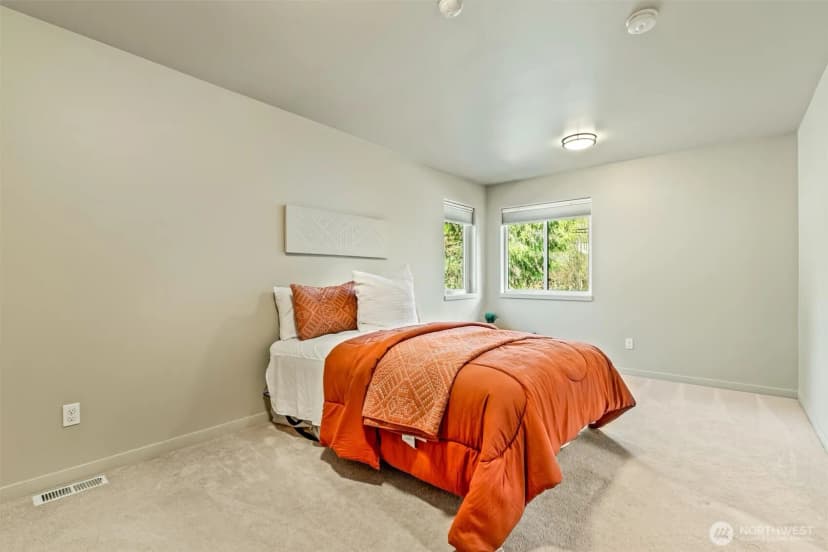 Property photo for 11339 40th Avenue Ne, Seattle photo 24