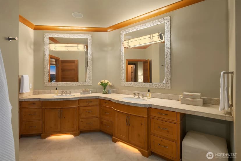Property photo for 2457 204th Terrace Ne, Sammamish photo 22