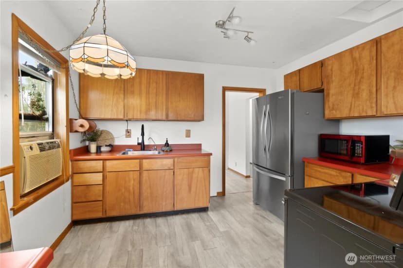 Property photo for 2431 Franklin Street, Bellingham photo 7