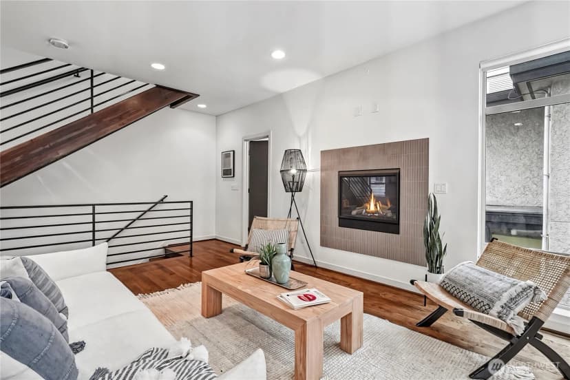 Property photo for 8297 5th Avenue Ne, Seattle photo 4
