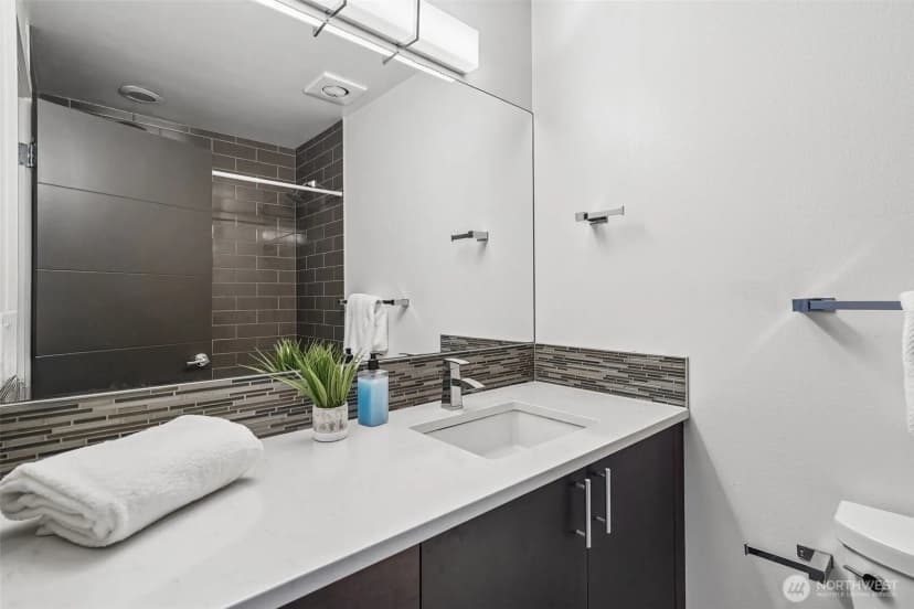 Property photo for 8297 5th Avenue Ne, Seattle photo 16