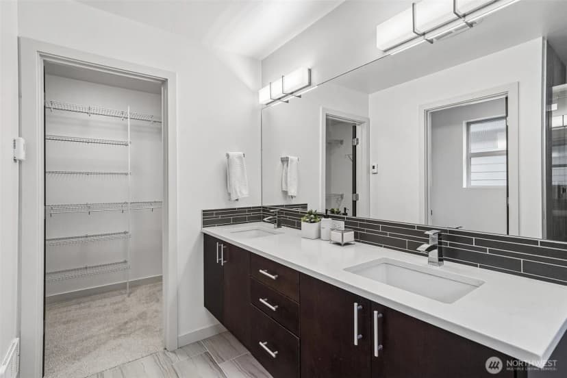 Property photo for 8297 5th Avenue Ne, Seattle photo 11