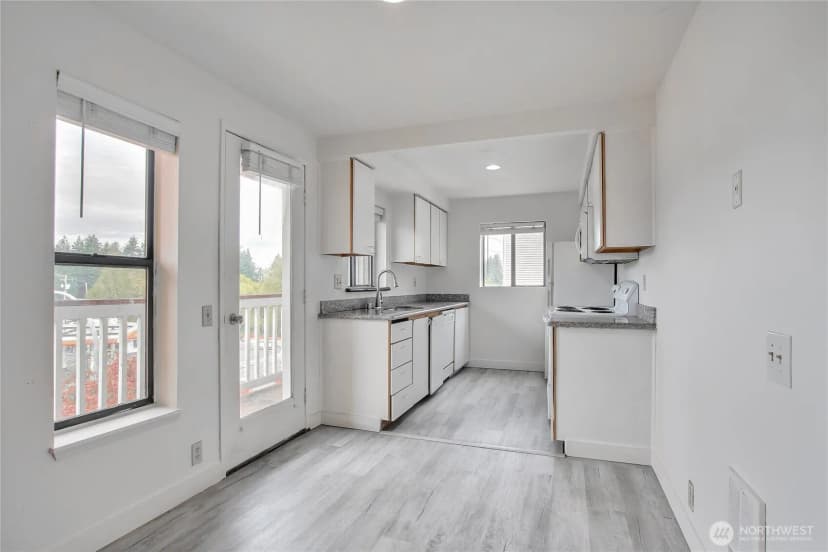 Property photo for 29645 18th Avenue S #c204, Federal Way photo 4