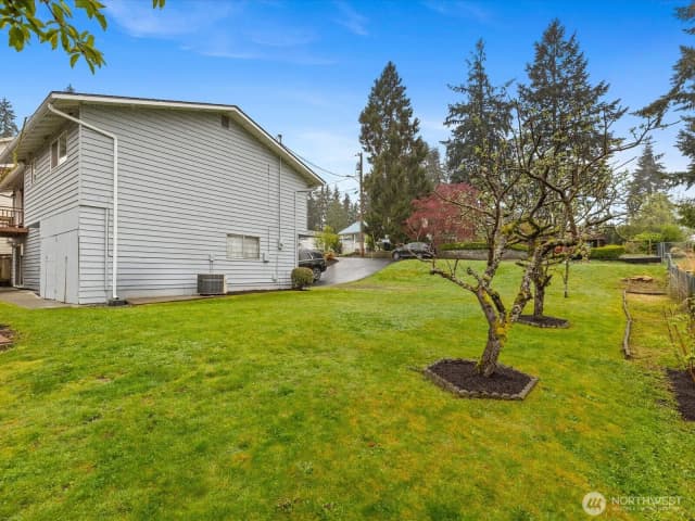 Property photo for 22427 82 Ave W, Edmonds photo 4