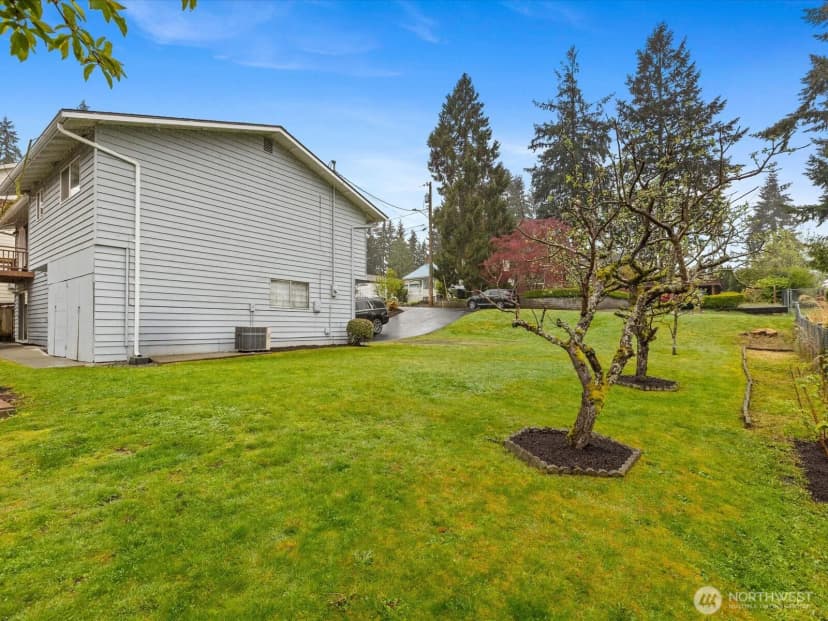 Property photo for 22427 82 Ave W, Edmonds photo 4