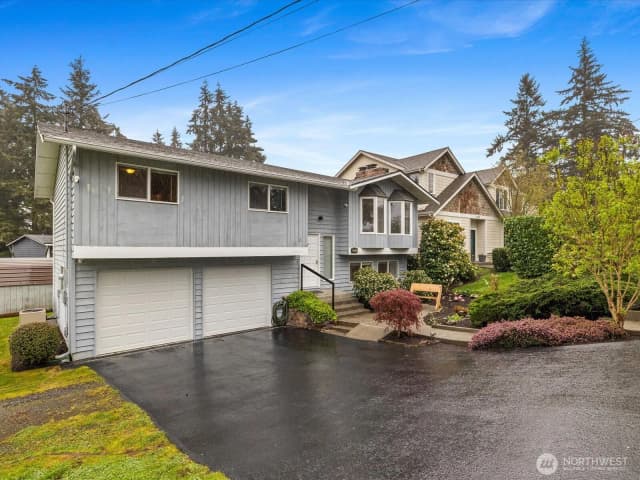 Property photo for 22427 82 Ave W, Edmonds
