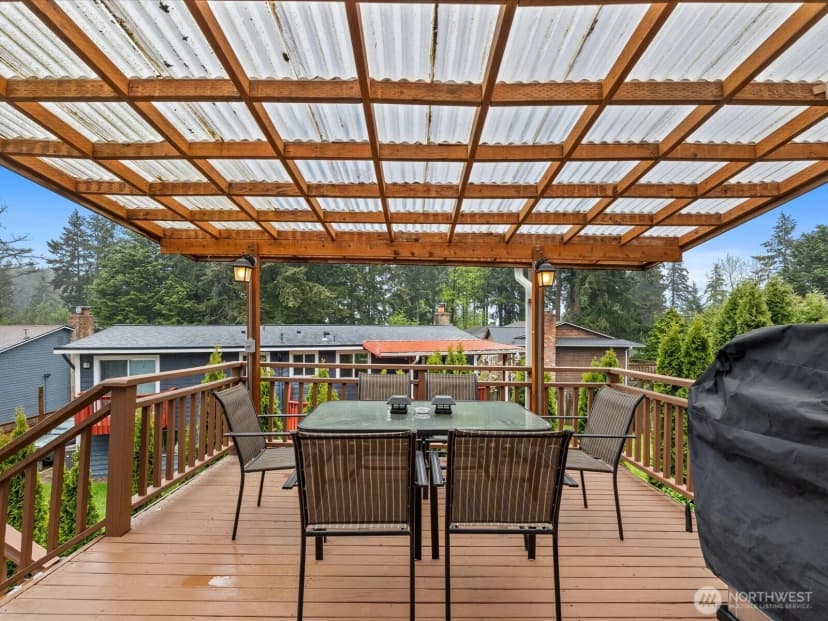 Property photo for 22427 82 Ave W, Edmonds photo 13