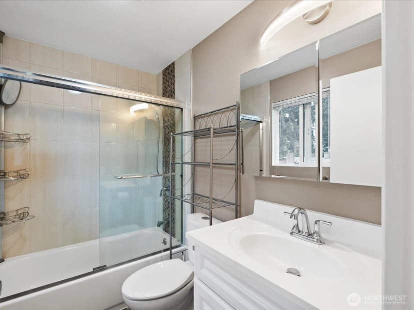 Property photo for 22427 82 Ave W, Edmonds photo 19