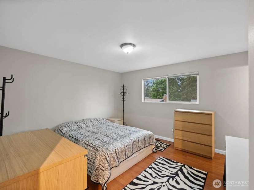 Property photo for 22427 82 Ave W, Edmonds photo 18