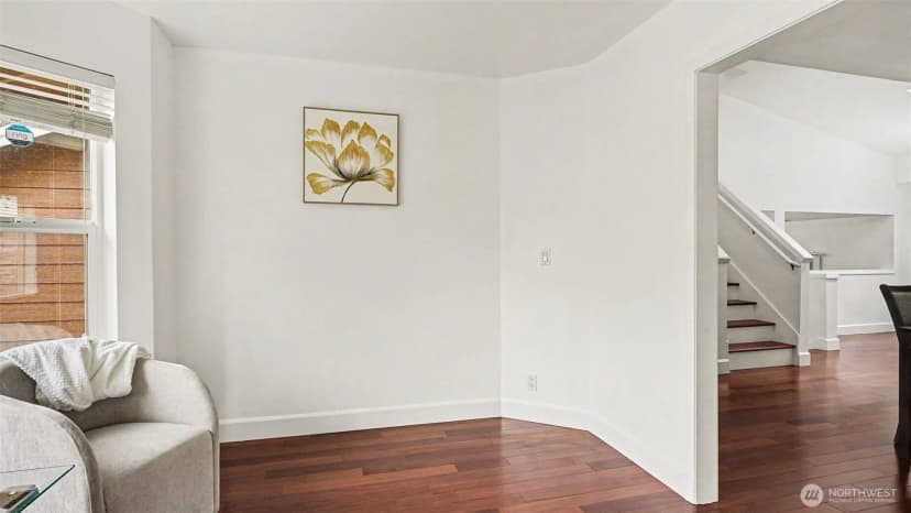 Property photo for 4002 Ne 7th Court, Renton photo 9