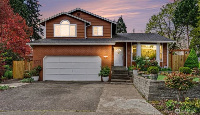 Property photo for 4002 Ne 7th Court, Renton photo 5
