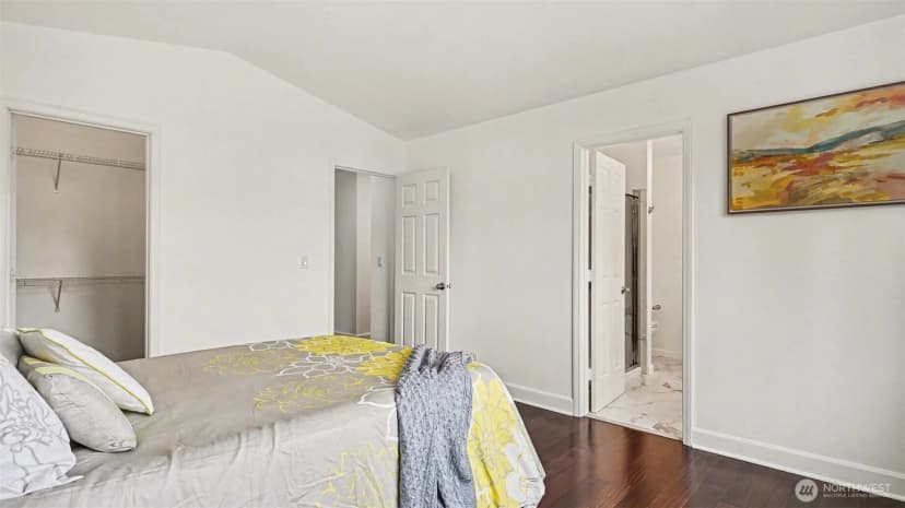 Property photo for 4002 Ne 7th Court, Renton photo 21