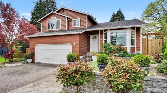Property photo for 4002 Ne 7th Court, Renton photo 4
