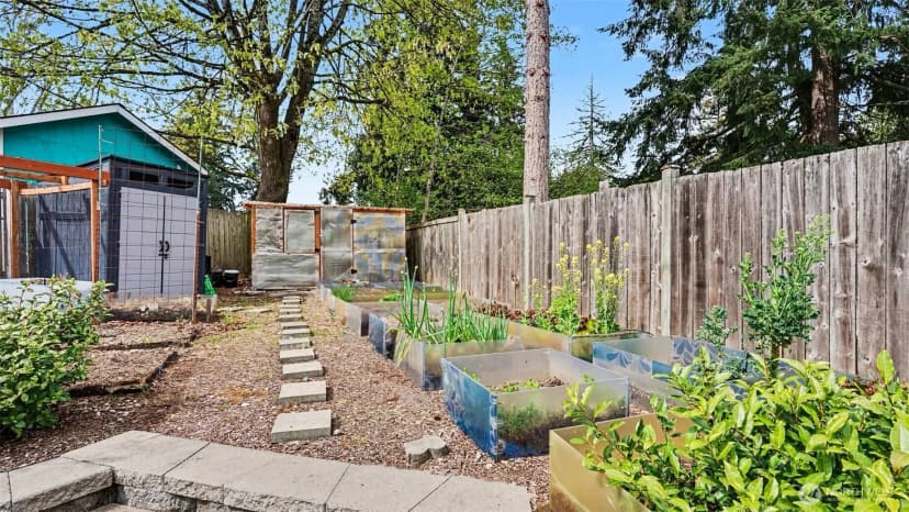 Property photo for 4002 Ne 7th Court, Renton photo 38