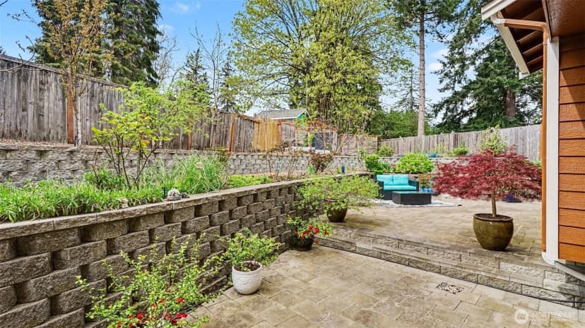 Property photo for 4002 Ne 7th Court, Renton photo 39